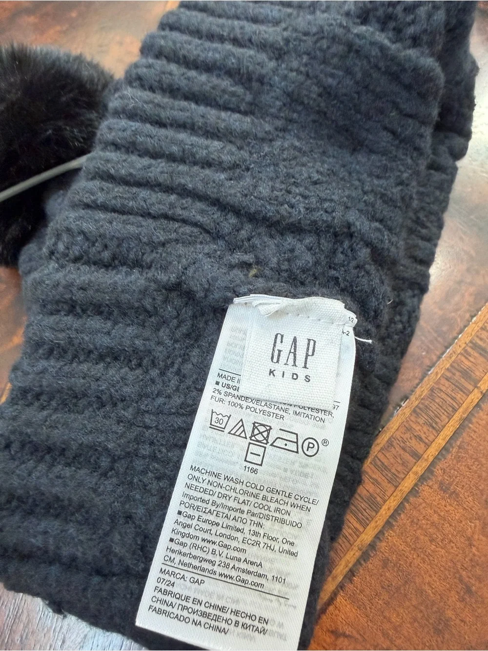GAP Kids Girls Black Cable-Knit Knit Beanie Hat w/ Pom-Pom L/XL Fall/Winter
